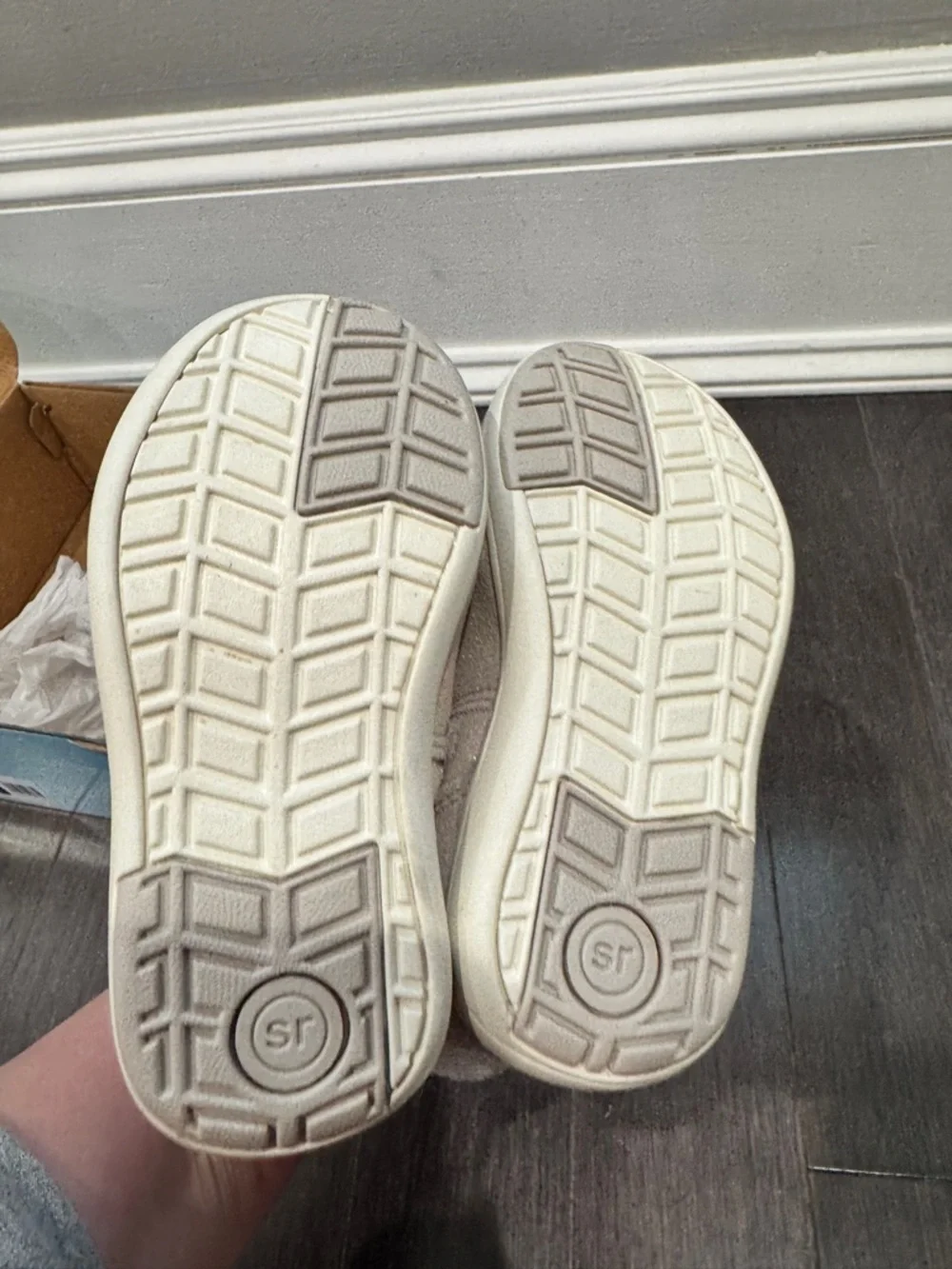 NWT Stride Rite 7W Toddler Girls' Cream Hushed Violet Faux Fur Cuff Boots